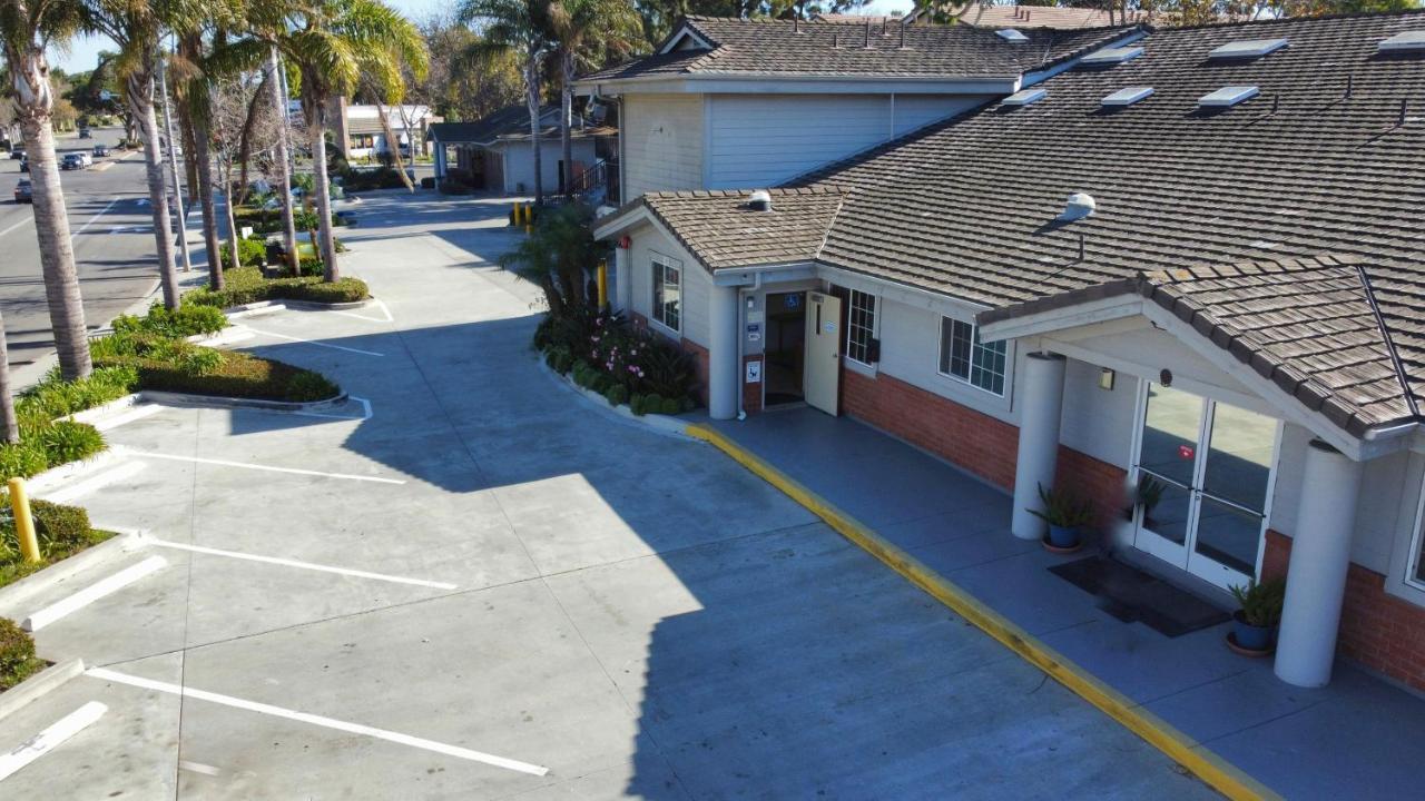 Americas Best Value Inn Oxnard-Port Hueneme Exterior foto