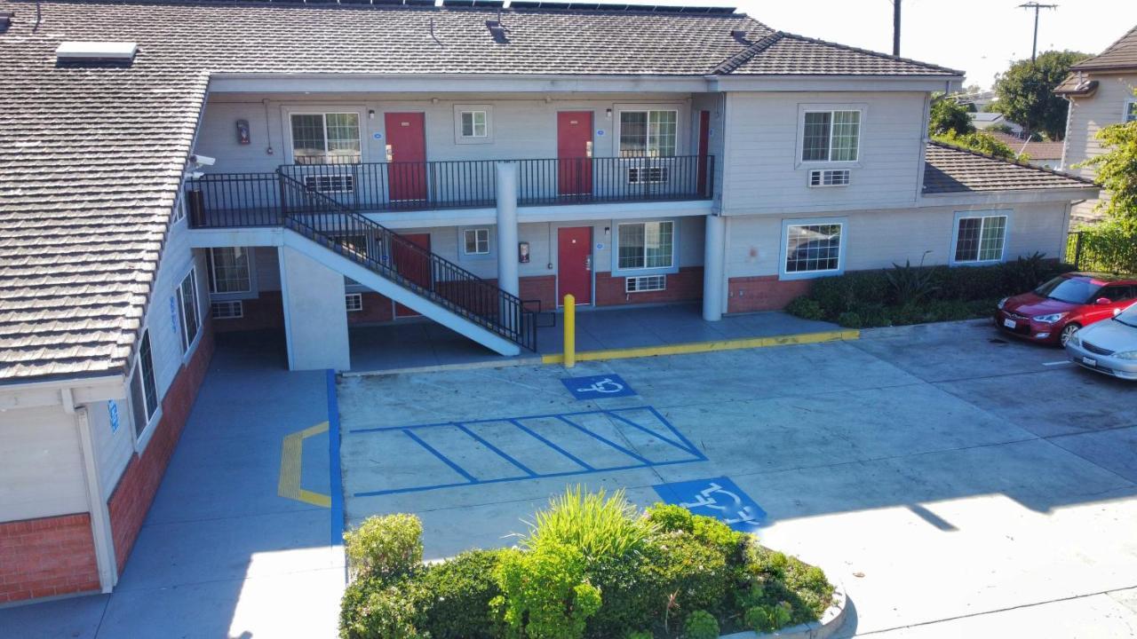 Americas Best Value Inn Oxnard-Port Hueneme Exterior foto